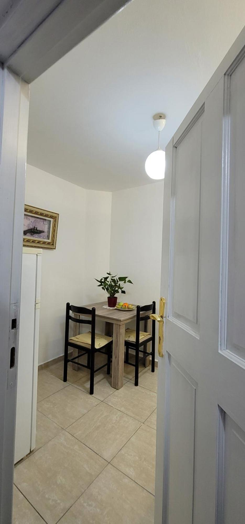 Apartment After U.S. Embassy In 地拉那 外观 照片