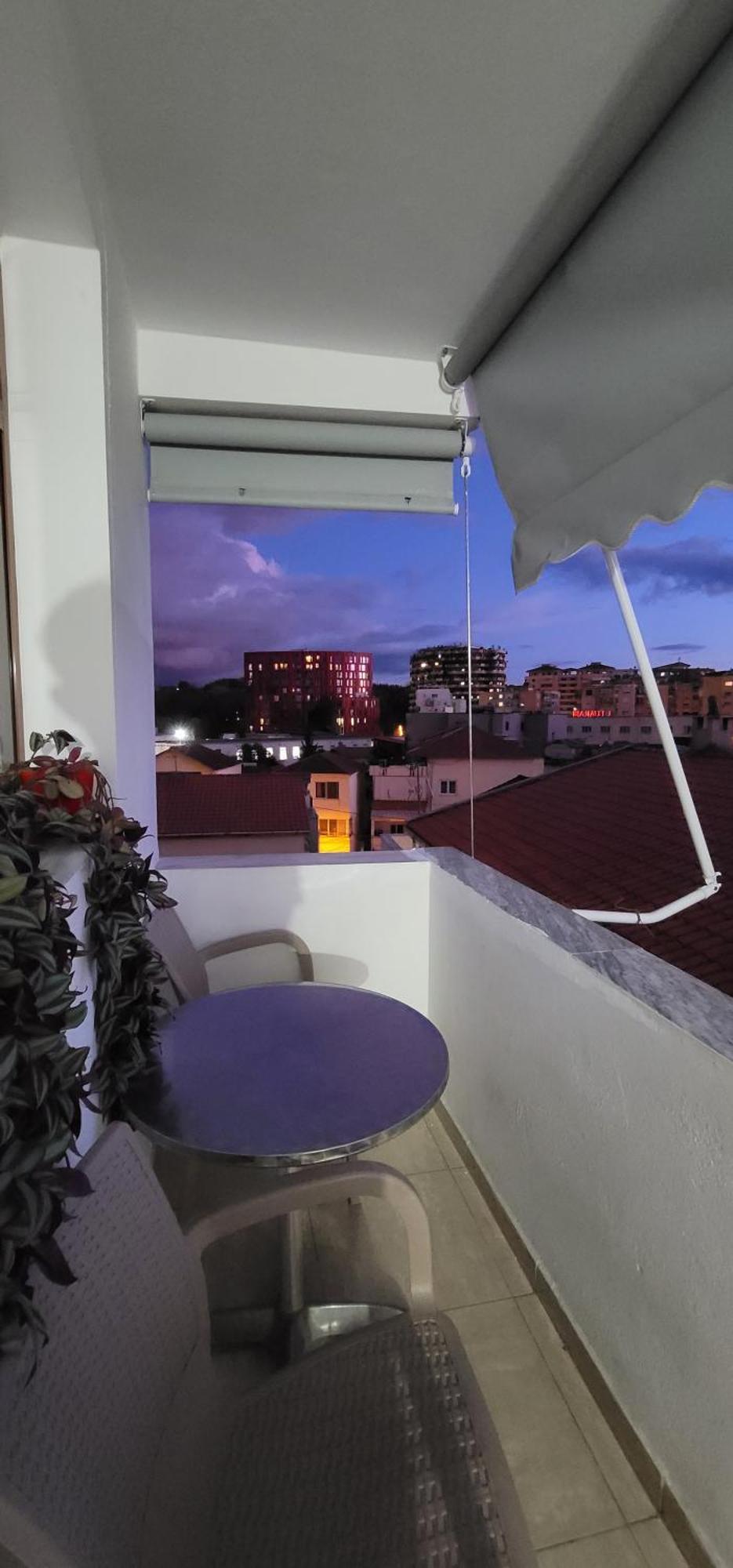 Apartment After U.S. Embassy In 地拉那 外观 照片